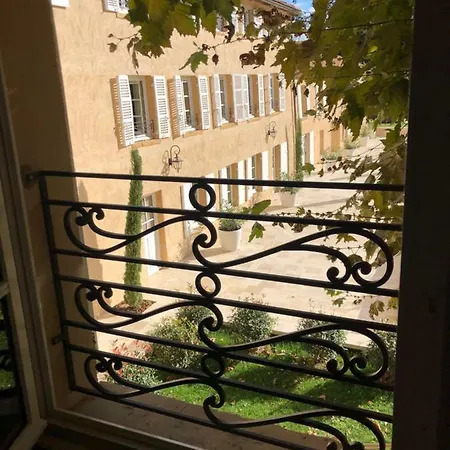 Bed & Breakfast Domaine Des Tuileries